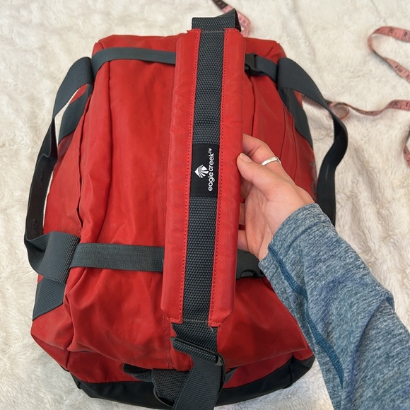 Eagle Creek Red Duffel - Picture 11 of 16